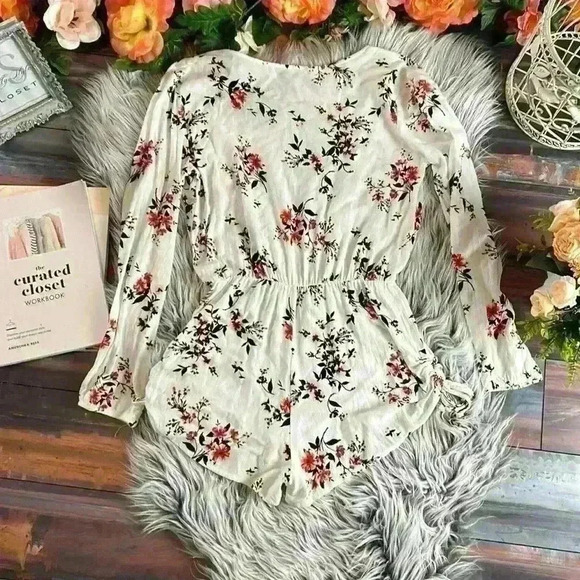 Kendall & Kylie Floral Long Sleeve Romper with adjustable straps, XS - Picture 6 of 10